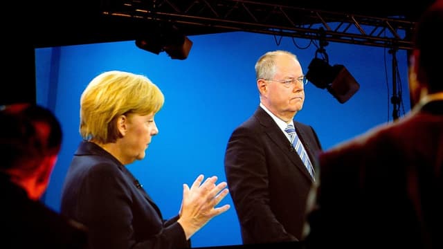Angela Merkel und Peer Steinbrück beim TV-Duell. Angela Merkel und Peer Steinbrück beim TV-Duell.
