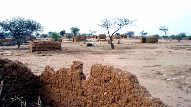 Ein verlassenes Dorf in Darfur. Ein verlassenes Dorf in Darfur.