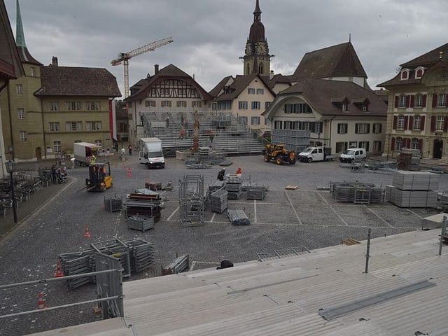 Aufbau Schwingarena in Zofingen Aufbau Schwingarena in Zofingen