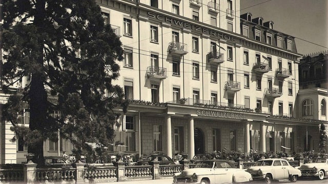 Ansicht des Hotels Schweizerhof in Luzern in den 1950er-Jahren. Ansicht des Hotels Schweizerhof in Luzern in den 1950er-Jahren.