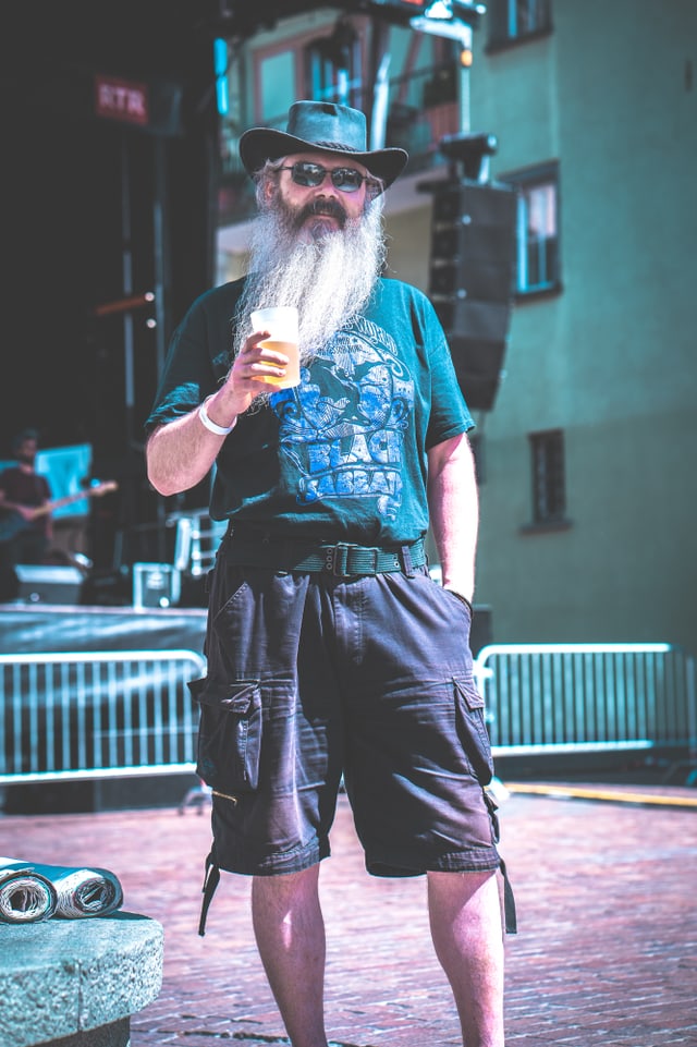 Davos la barba sa chatta Marco - in fitg simpatic! Davos la barba sa chatta Marco - in fitg simpatic!