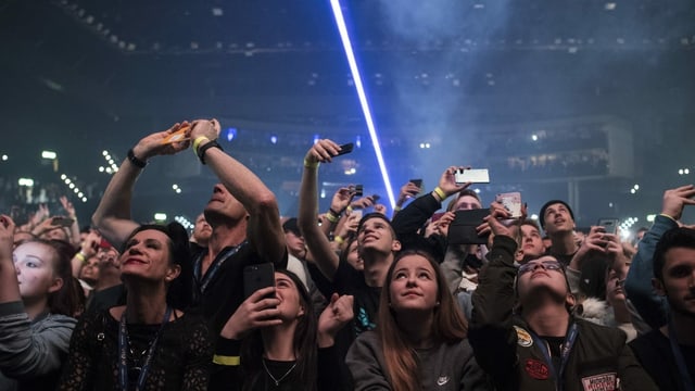 Publikum im Hallenstadion Publikum im Hallenstadion