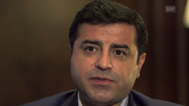Für den Oppositionellen Selahattin Demirtas fordert der Staatsanwalt 142 Jahre Haft. Für den Oppositionellen Selahattin Demirtas fordert der Staatsanwalt 142 Jahre Haft.