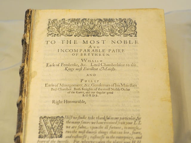 Die erste Gesamtausgabe Shakespeares, die sogenannte «First Folio». Die erste Gesamtausgabe Shakespeares, die sogenannte «First Folio».