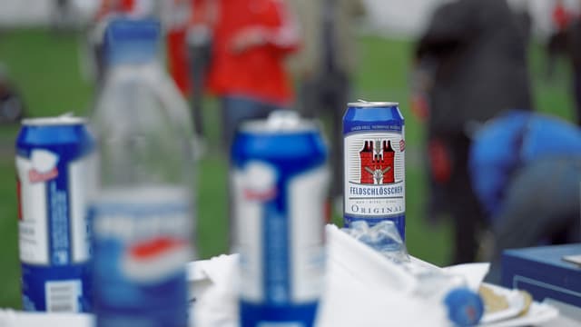 Abfall bei einem Fussballspiel. Abfall bei einem Fussballspiel.