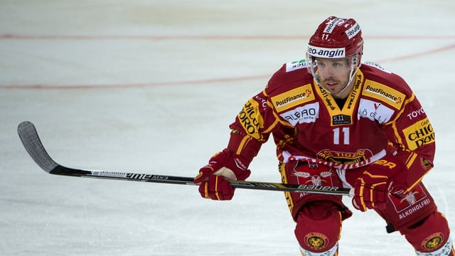 SCL Tigers Stürmer Kevin Clark in Aktion. SCL Tigers Stürmer Kevin Clark in Aktion.