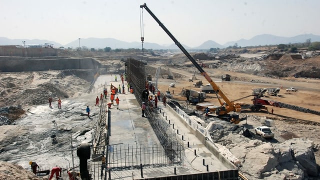 Staudamm-Baustelle Staudamm-Baustelle