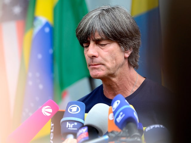 Joachim Löw an einer Medienkonferenz Joachim Löw an einer Medienkonferenz