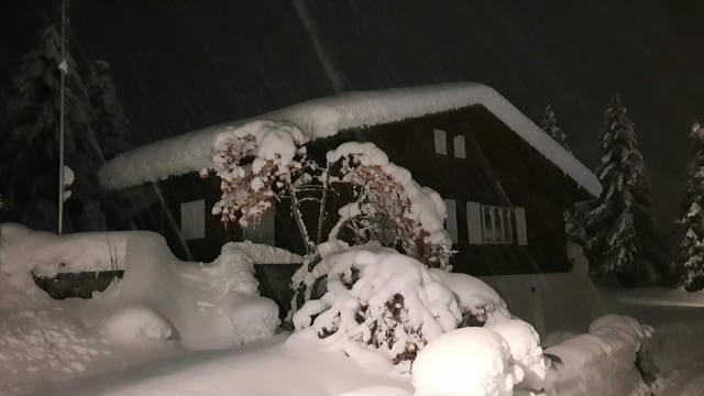 Schneelandschaft in der Nacht bei Müstair. Schneelandschaft in der Nacht bei Müstair.