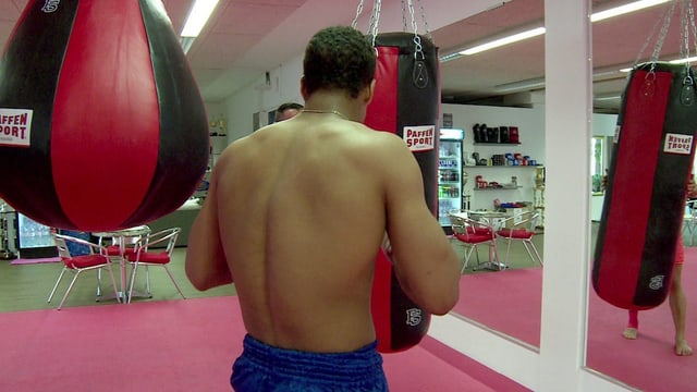«Carlos» im Kickbox-Training. «Carlos» im Kickbox-Training.