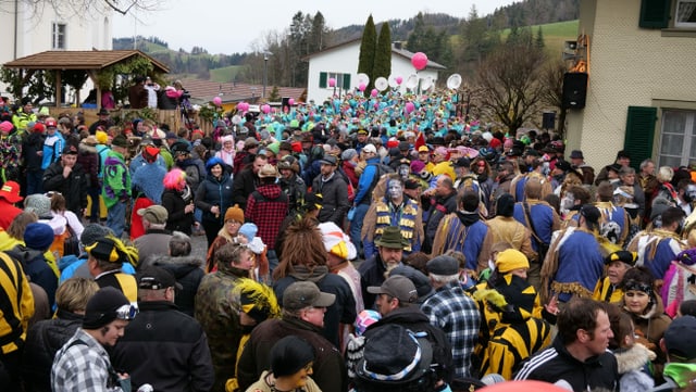 Grossandrang auf dem Dorfplatz von Luthern. Grossandrang auf dem Dorfplatz von Luthern.