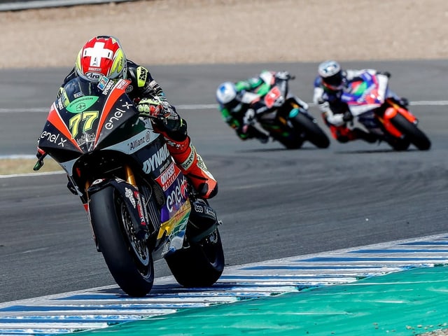 Dominique Aegerter spielte die Vorteile der Pole Position gnadenlos aus. Dominique Aegerter spielte die Vorteile der Pole Position gnadenlos aus.