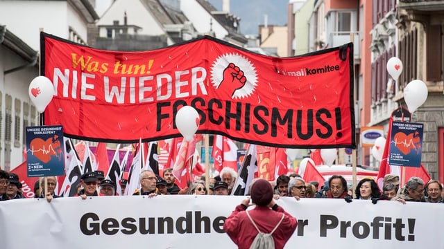 Demonstrationszug in Zürich. Demonstrationszug in Zürich.