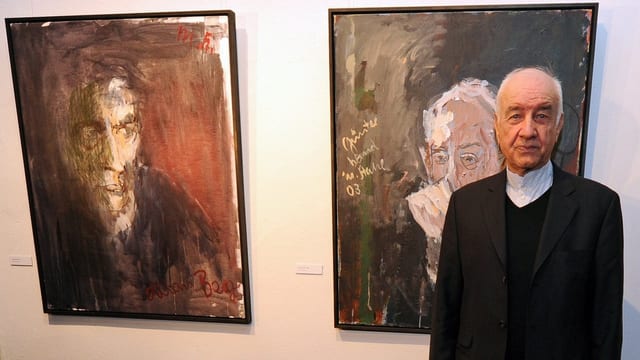 Armin Mueller-Stahl vor seinen Gemälden Armin Mueller-Stahl vor seinen Gemälden
