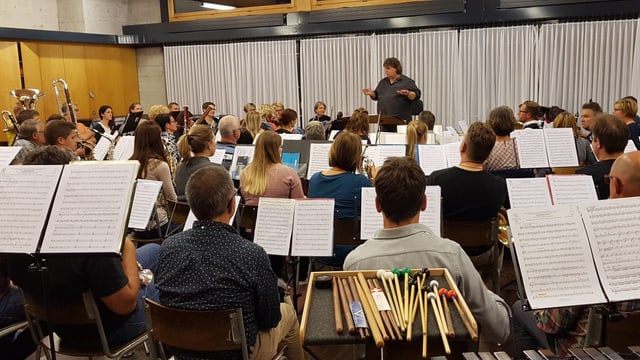 Orchester am Üben. Orchester am Üben.