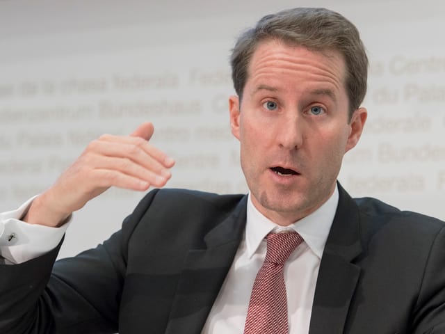Thomas Aeschi während einer Medienkonferenz in Bern. Thomas Aeschi während einer Medienkonferenz in Bern.