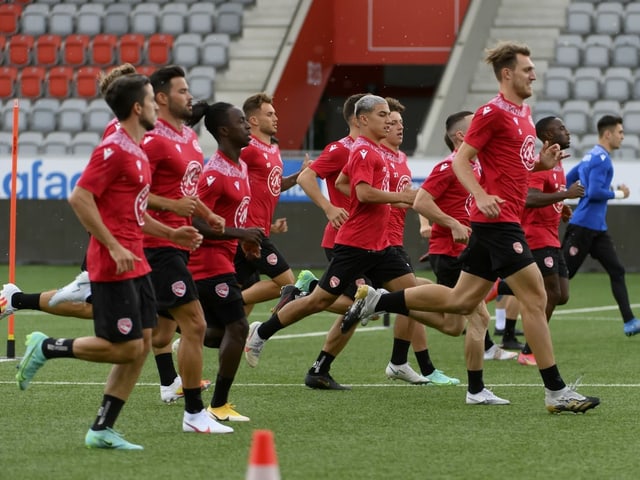 Fussball News Aus Der Schweiz Saisonauftakt Von Corona Gestort Thun In Quarantane Sport Srf