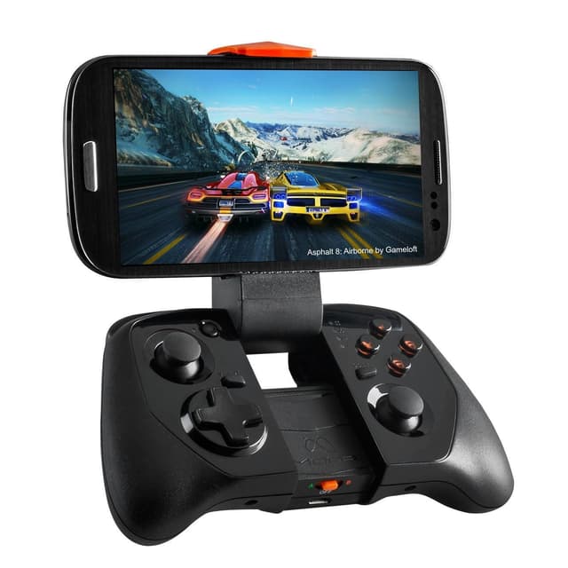 Ein Gamecontroller mit einem Samsung-Smartphone eingespannt Ein Gamecontroller mit einem Samsung-Smartphone eingespannt
