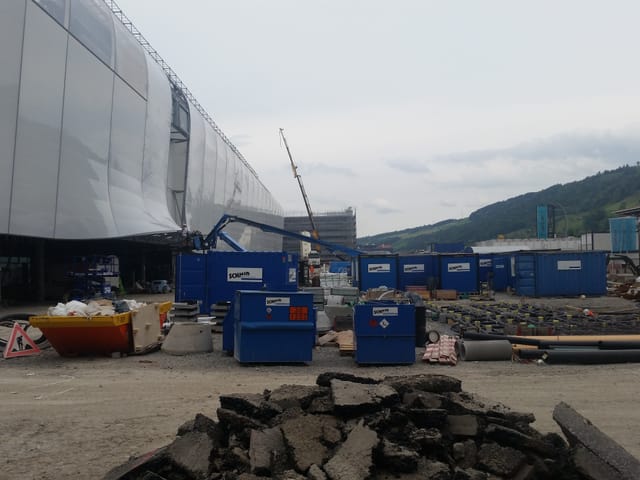 Der Platz im Aussenbereich trägt den Namen «Ebisquare».