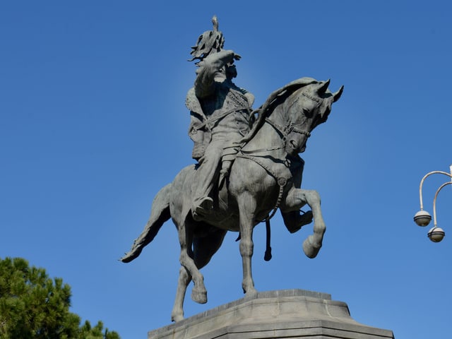 Ein Standbild von König Vittorio Emanuele III. Ein Standbild von König Vittorio Emanuele III.