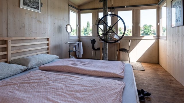 Fischergalgen von innen mit Bett. Fischergalgen von innen mit Bett.