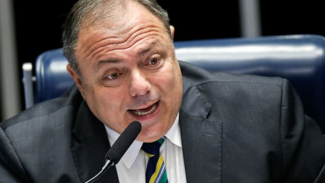 Eduardo Pazuello. Eduardo Pazuello.