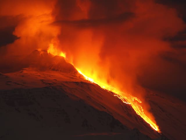 Spalte mit Lava