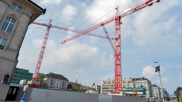 Die Baustelle, wo der neue Hauptsitz der Swiss Re entstehen soll. Die Baustelle, wo der neue Hauptsitz der Swiss Re entstehen soll.