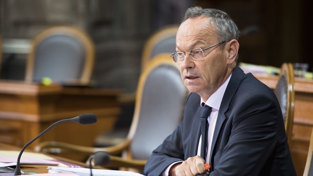 Olivier Français an seinem Ständeratspult Olivier Français an seinem Ständeratspult