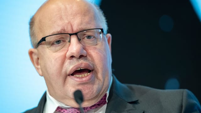 Sprechender Mann. Sprechender Mann.