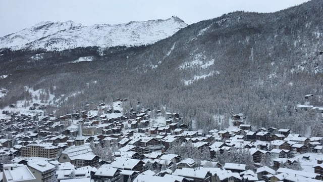Winterlich verschneites Zermatt Mitte November. Winterlich verschneites Zermatt Mitte November.