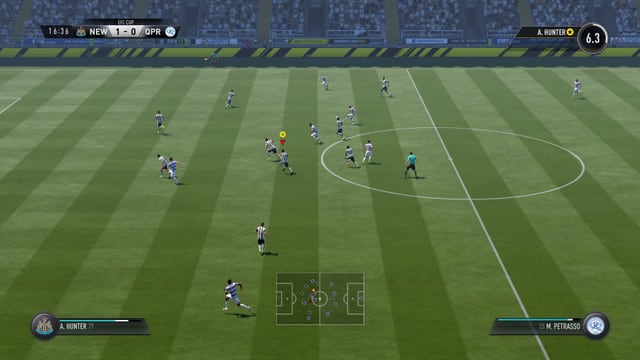 Newcastle spielt einen Pass in den Lauf von Alex Hunter. Newcastle spielt einen Pass in den Lauf von Alex Hunter.