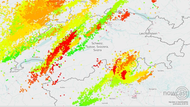 Viele Blitze im Westen. Viele Blitze im Westen.