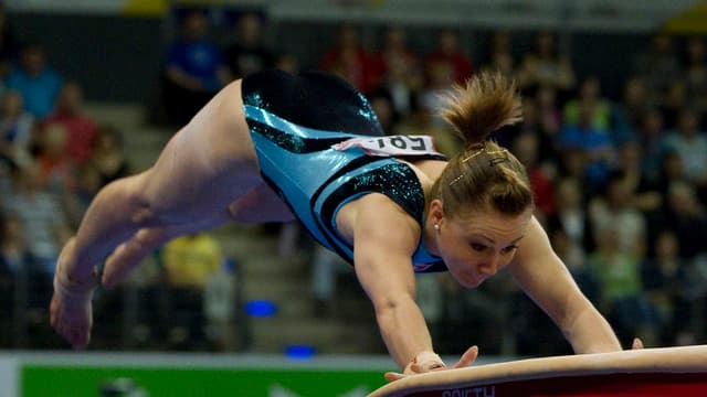 Ariella Kaeslin en acziun. Ariella Kaeslin en acziun.