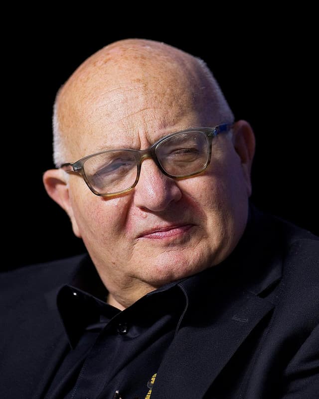 Porträtbild des australischen Regisseurs des Films, Ben Lewin. Porträtbild des australischen Regisseurs des Films, Ben Lewin.