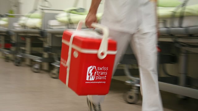 Video «Geschichten aus dem Transplantationszentrum Genf – Folge 2» abspielen Video «Geschichten aus dem Transplantationszentrum Genf – Folge 2» abspielen