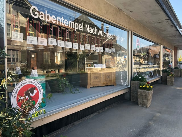 Seit 2020 ist der Gabentempel bereit. Die Preise stehen herum. Seit 2020 ist der Gabentempel bereit. Die Preise stehen herum.