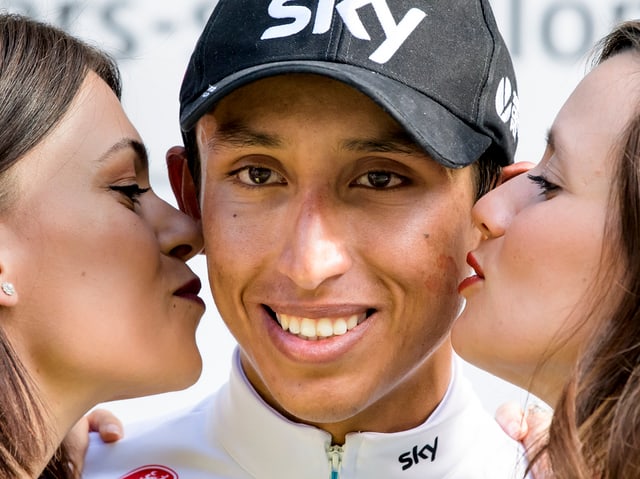 Küsse für Sieger Egan Bernal Küsse für Sieger Egan Bernal