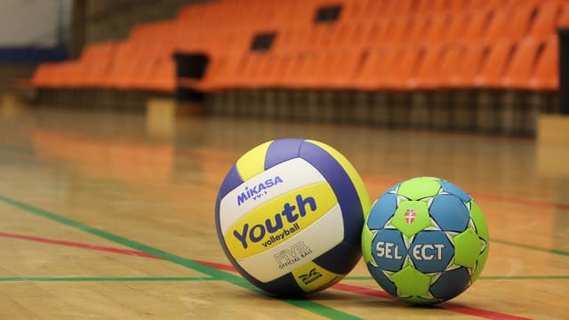 Volleyball und Handball im Vergleich Volleyball und Handball im Vergleich