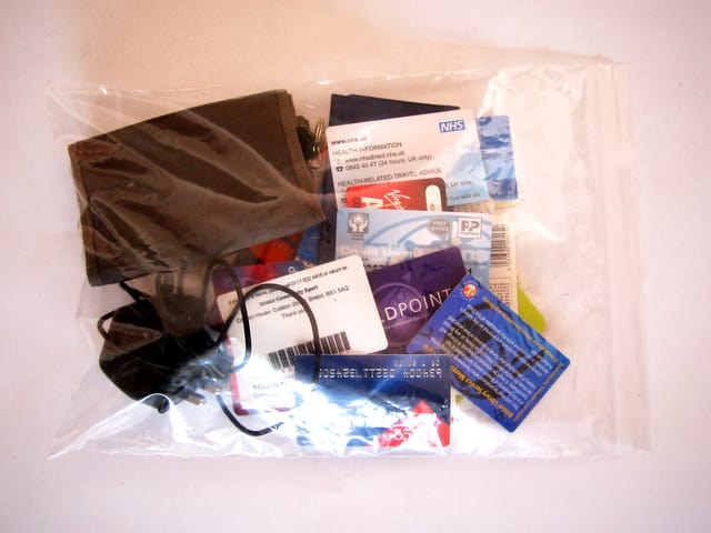 Verschiedene Karten in einem Plastiksäckchen. Verschiedene Karten in einem Plastiksäckchen.