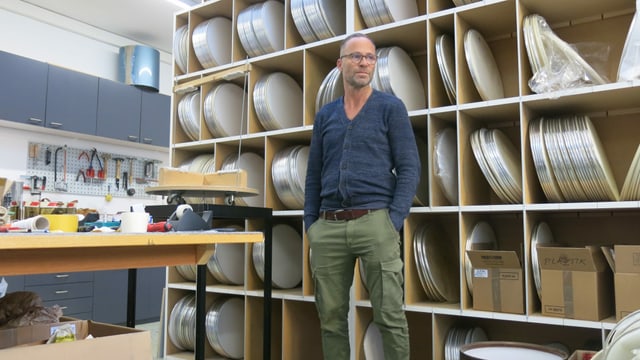 Pascal Kottmann in der Trommelwerkstatt Pascal Kottmann in der Trommelwerkstatt