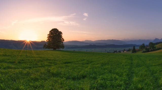 Sonnenaufgang über dem Belpberg. Sonnenaufgang über dem Belpberg.