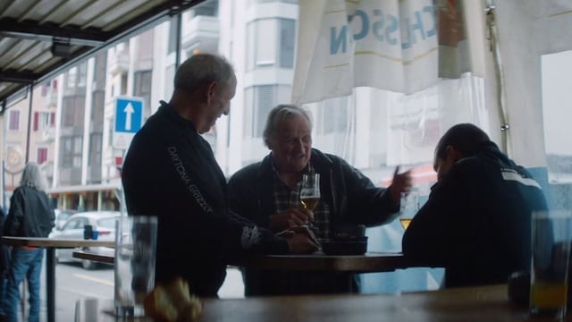 Man trifft sich in der Zürcher Milieu-Bar «Sonne». Man trifft sich in der Zürcher Milieu-Bar «Sonne».