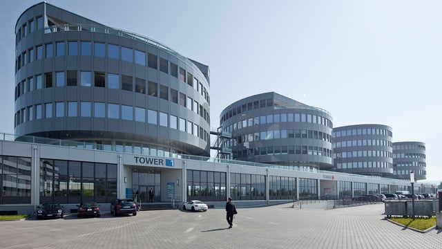 Das Hauptquartier von Transocean in Steinhausen (Gebäude links) Das Hauptquartier von Transocean in Steinhausen (Gebäude links)