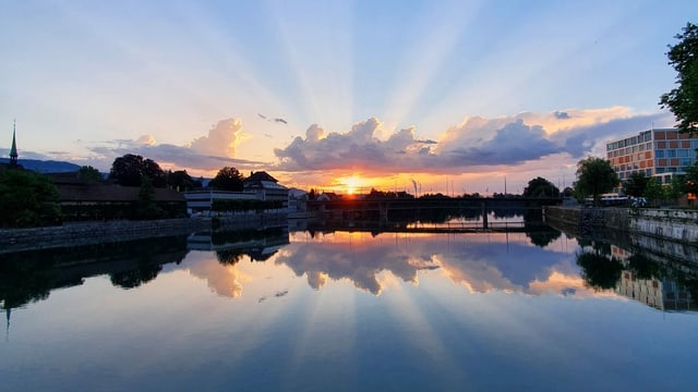 Sonnenaufgang in Solothurn über der Aare am Mittwochmorgen. Sonnenaufgang in Solothurn über der Aare am Mittwochmorgen.