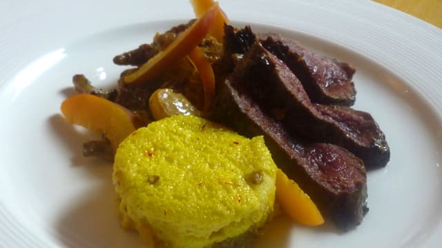 Hirsch-Entrecôte und Brot- & Butter-Auflauf Hirsch-Entrecôte und Brot- & Butter-Auflauf