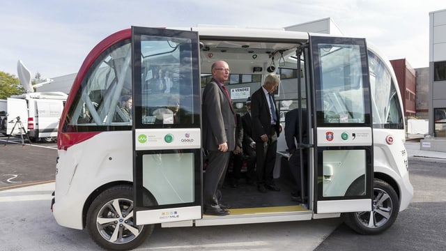 Selbstfahrender Bus. Selbstfahrender Bus.