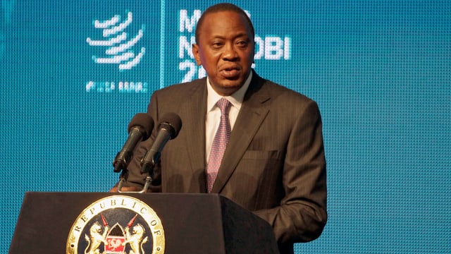 Präsident Kenyatta an Rednerpult Präsident Kenyatta an Rednerpult