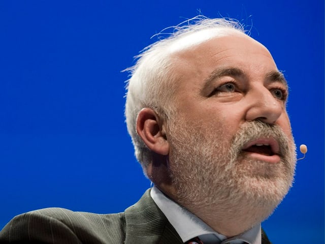 Viktor Vekselberg ha surpiglià la majoritad da Sulzer. Viktor Vekselberg ha surpiglià la majoritad da Sulzer.