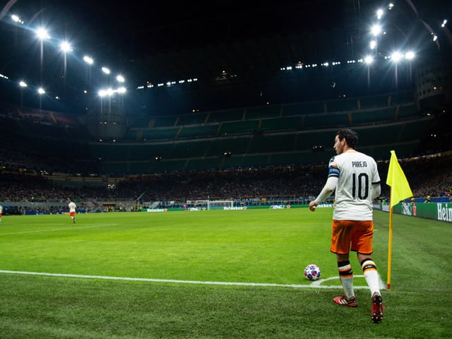 Valencia mit Captain Dani Parejo. Valencia mit Captain Dani Parejo.